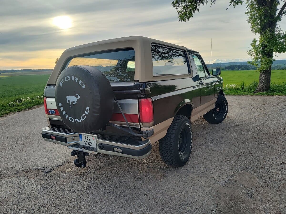 1990 Ford BRONCO - 2
