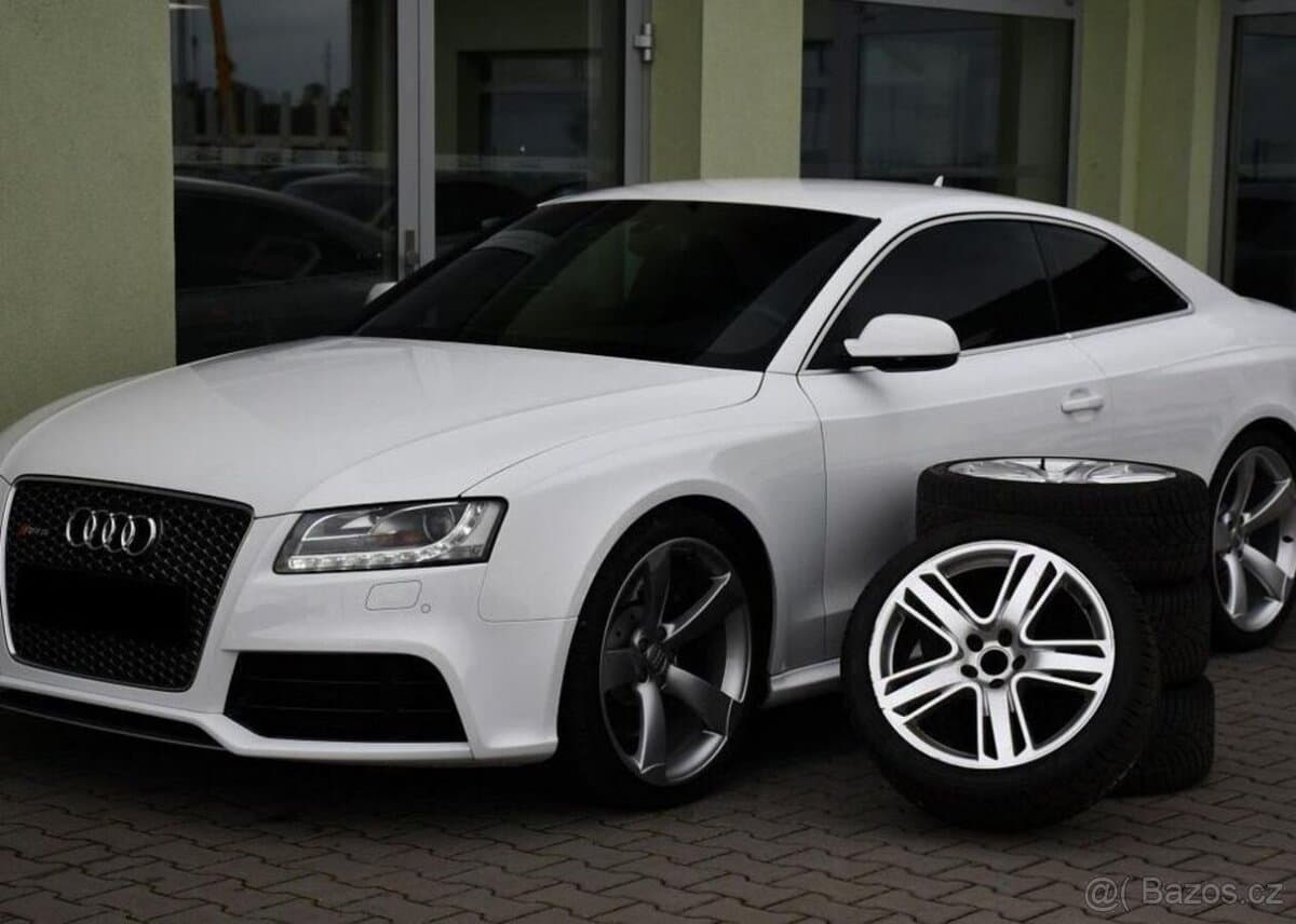 2010 Audi RS5 - 2