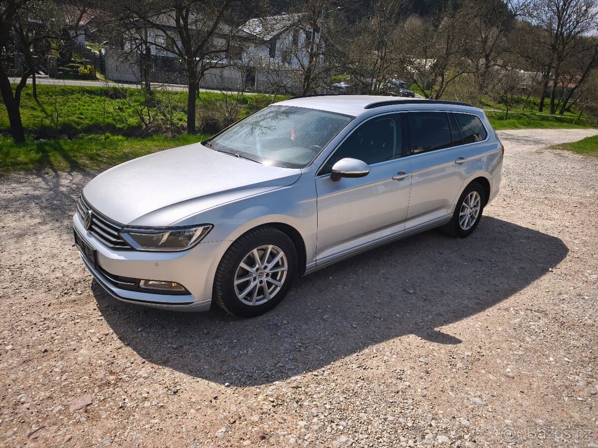 2018 Volkswagen PASSAT - 2