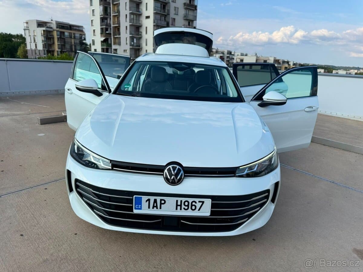 2024 Volkswagen PASSAT - 2