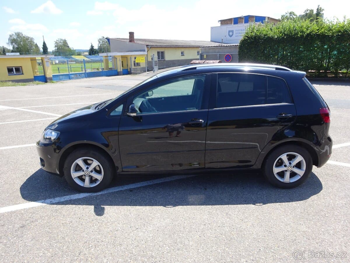 2011 Volkswagen GOLF - 2