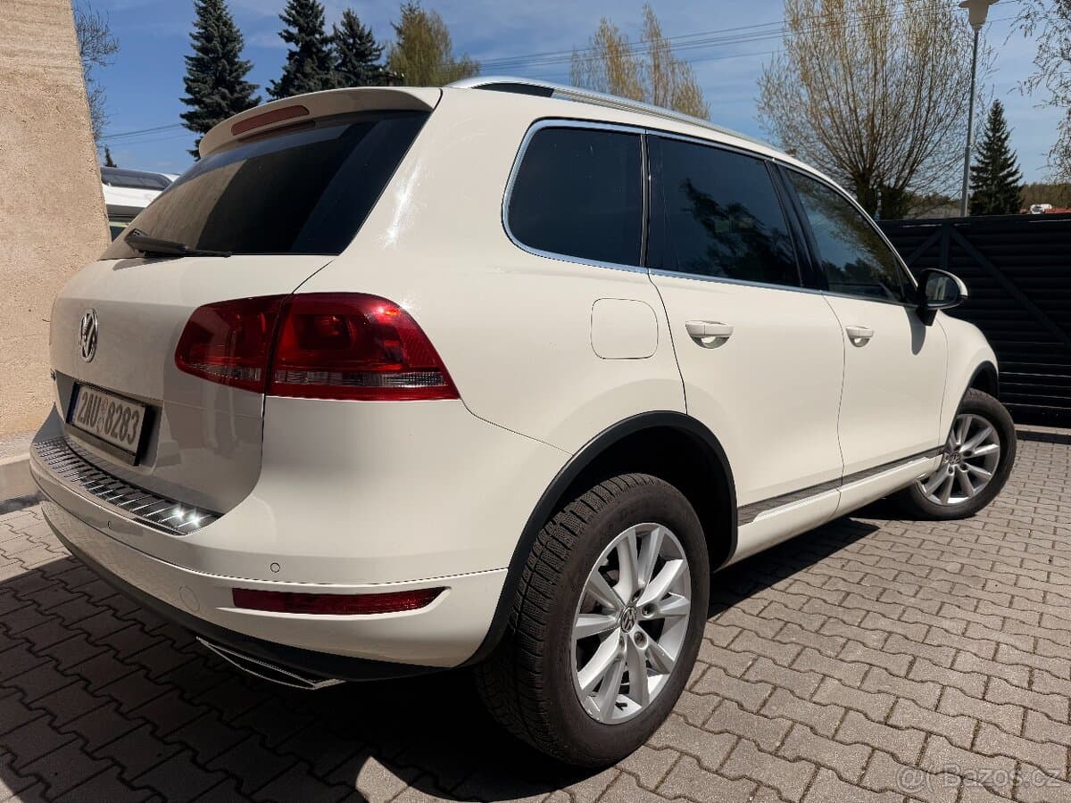 2010 Volkswagen TOUAREG - 2