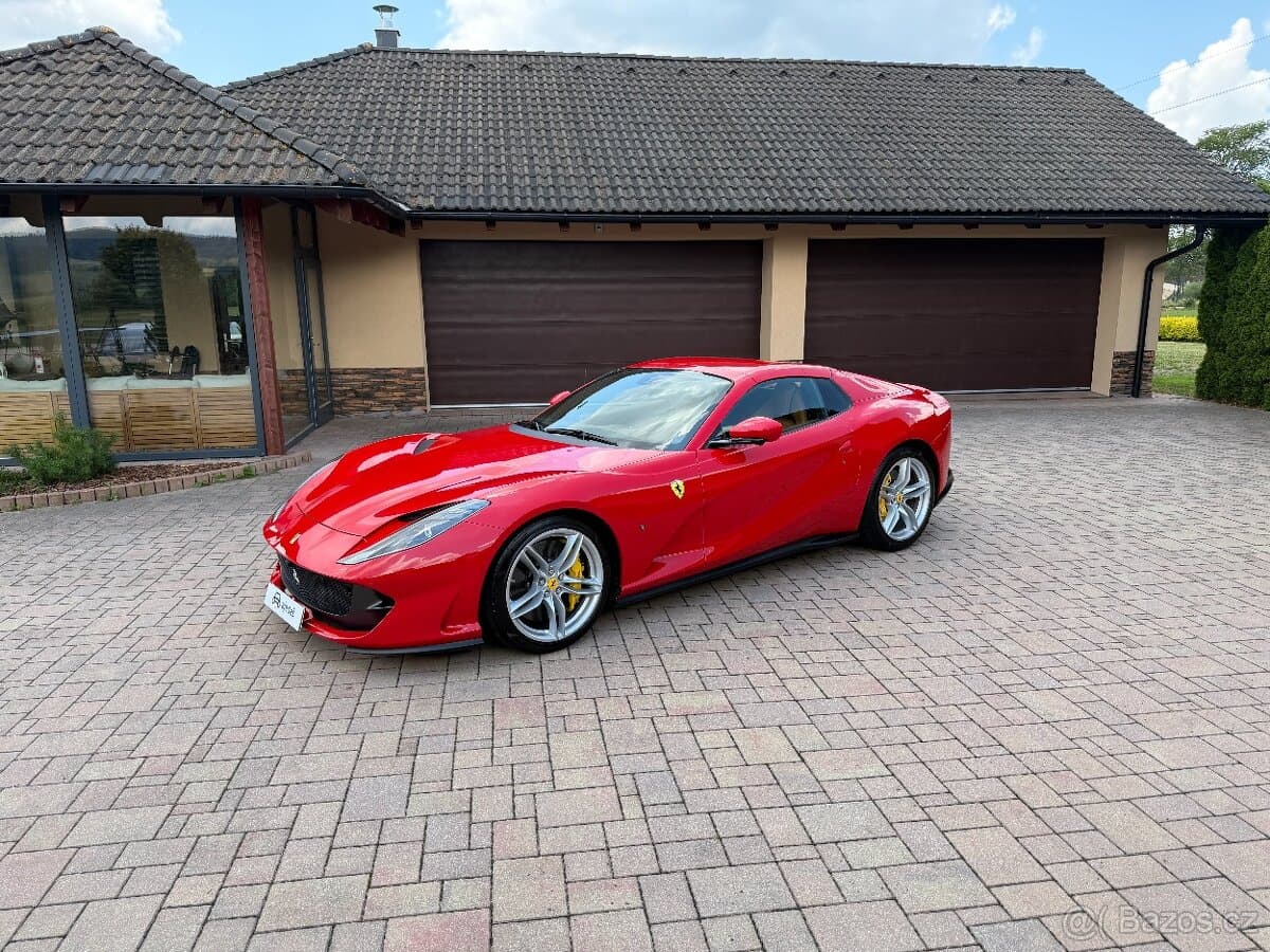 2022 Ferrari 812 - 2
