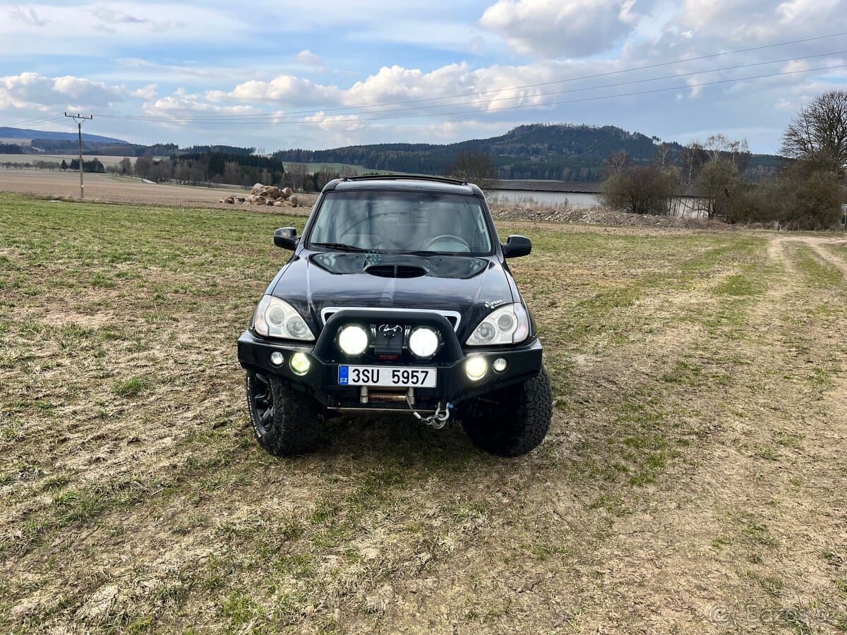 Hyundai TERRACAN - 2