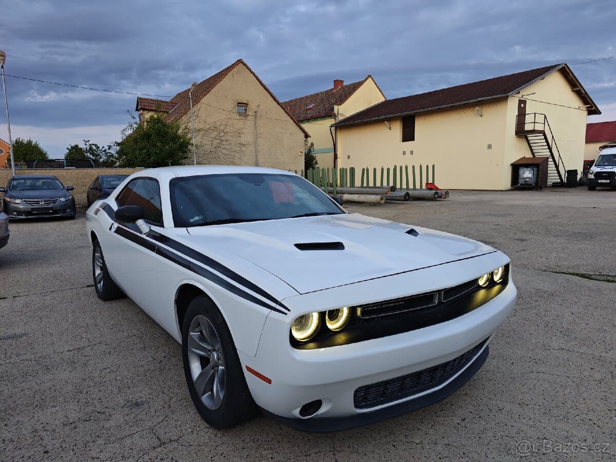 2016 Dodge CHALLENGER - 2