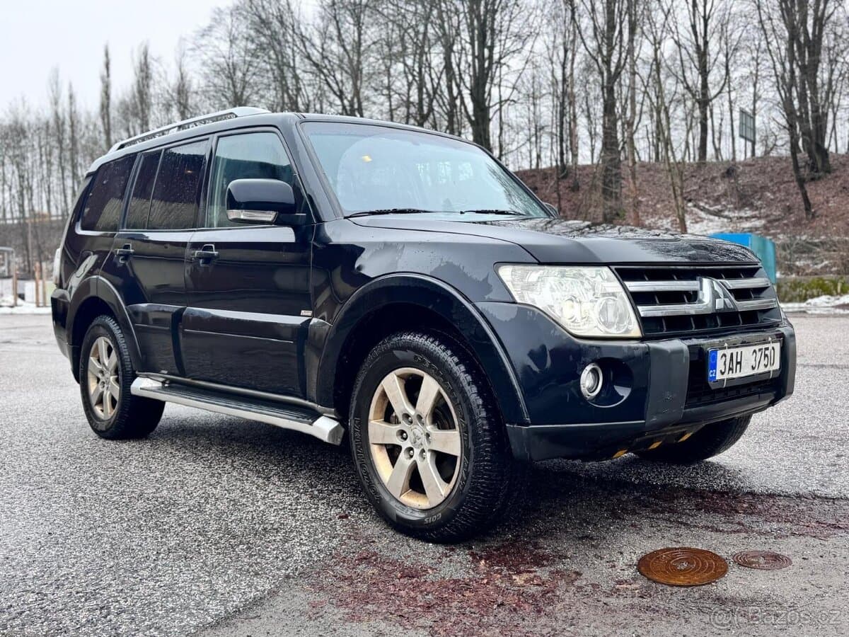 Mitsubishi PAJERO - 2