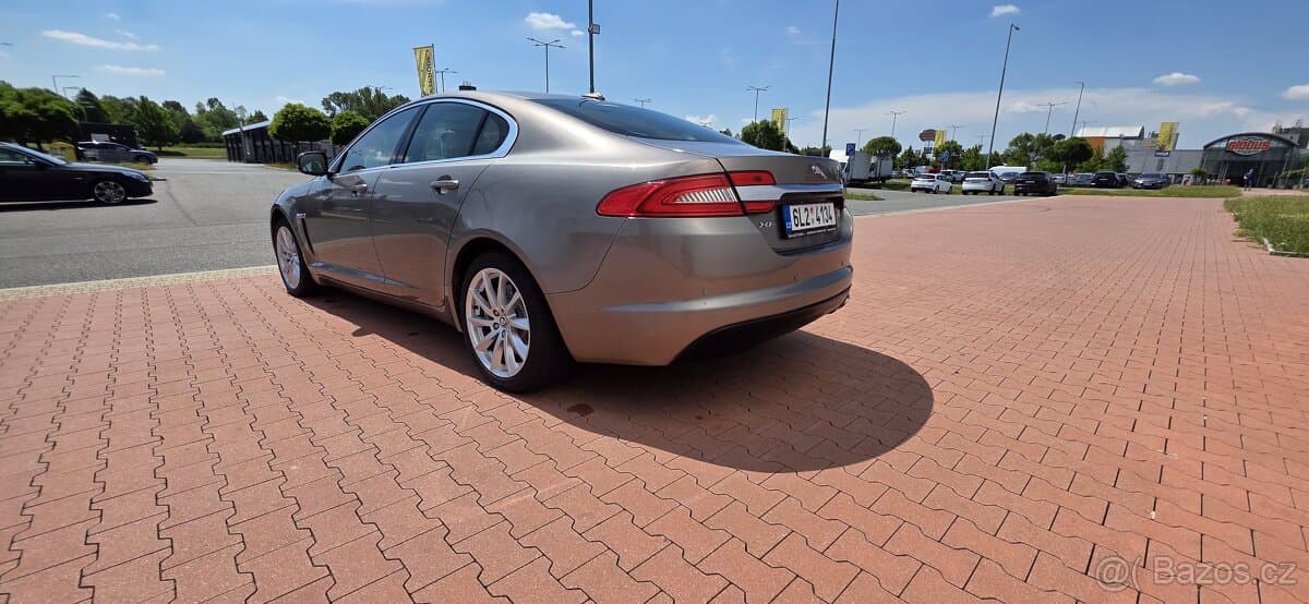 2012 Jaguar XF - 2