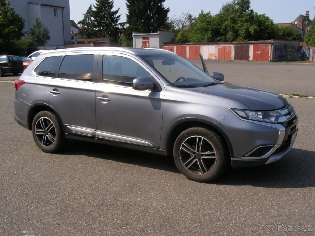 2016 Mitsubishi OUTLANDER - 2