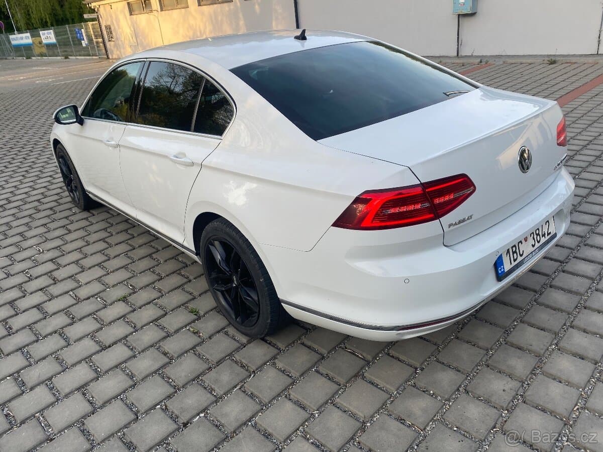 2015 Volkswagen PASSAT - 2