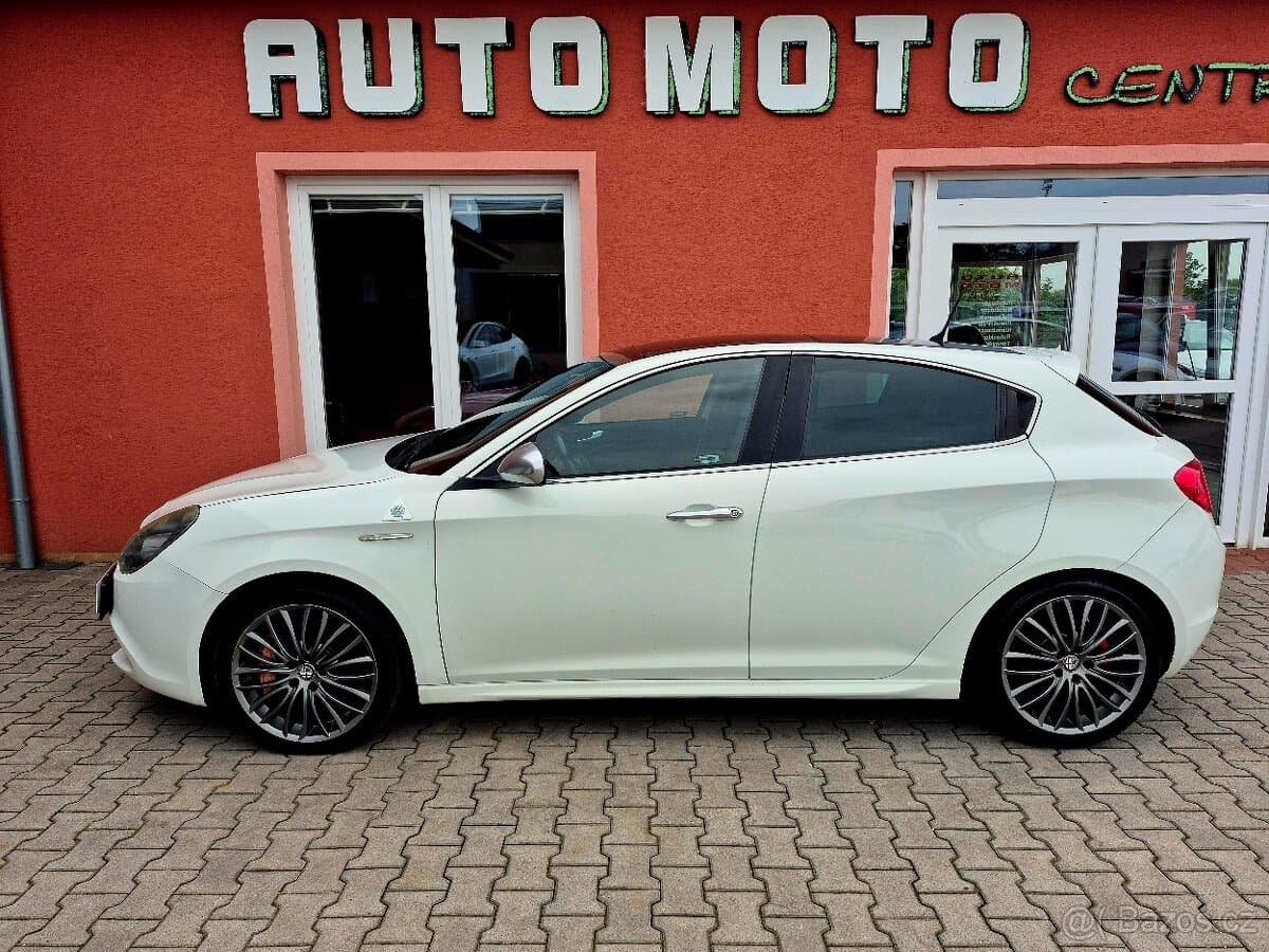 2010 Alfa Romeo GIULIETTA - 2