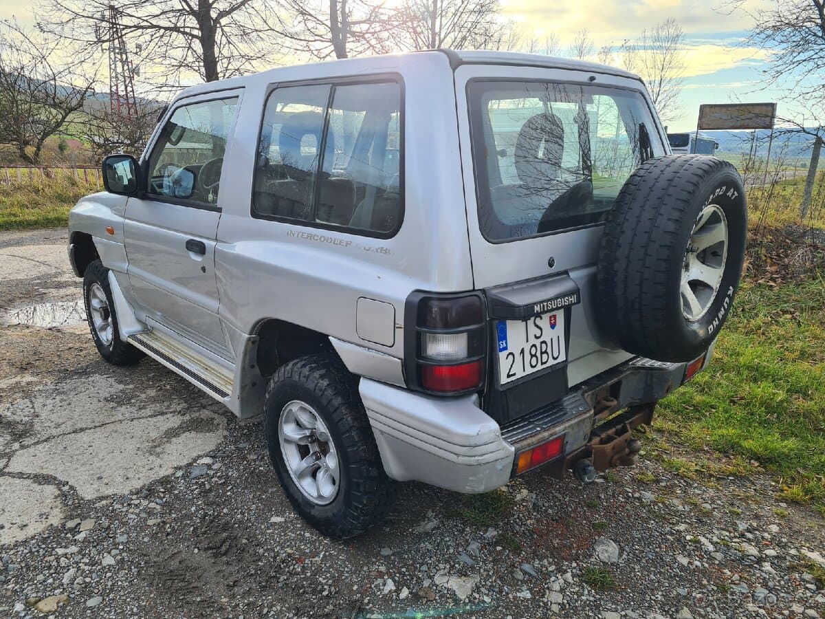 Mitsubishi PAJERO - 2