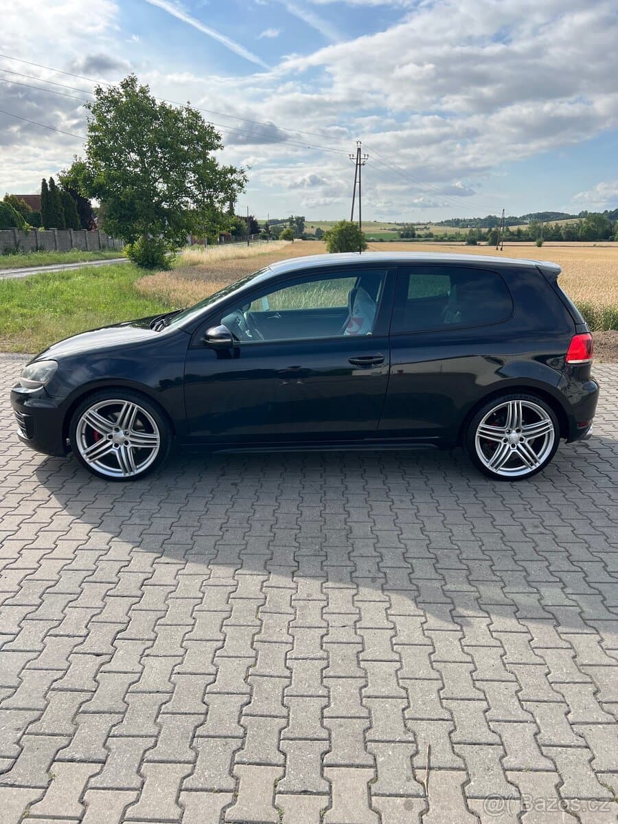 2012 Volkswagen GOLF - 2