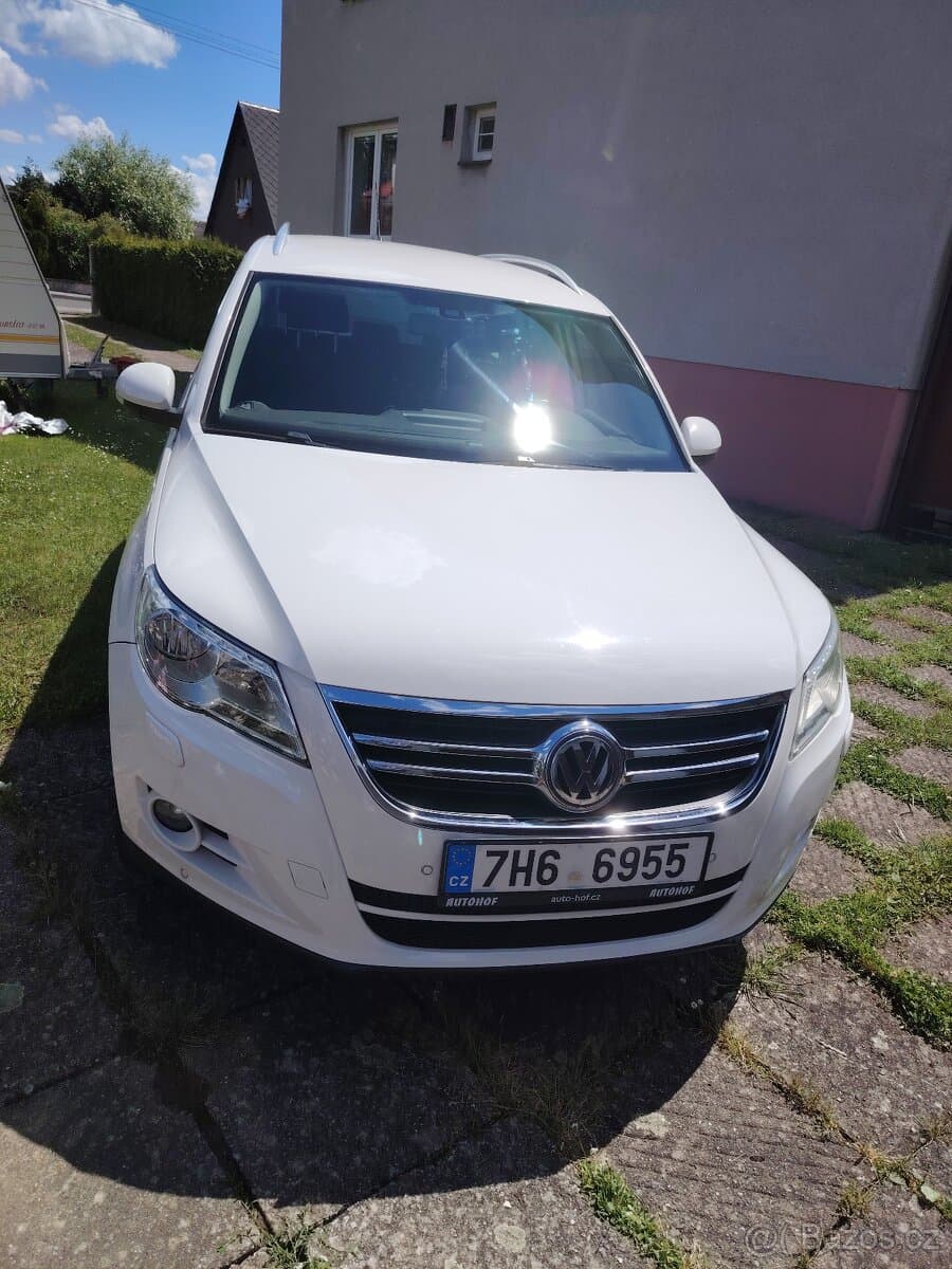 2011 Volkswagen TIGUAN - 2