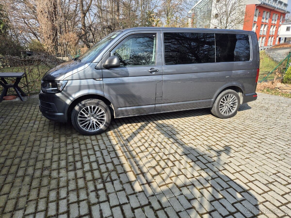 2017 Volkswagen MULTIVAN - 2