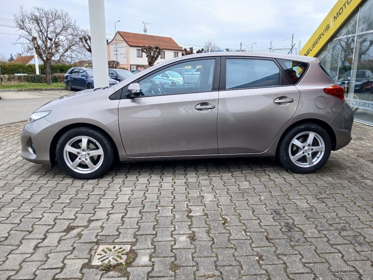 2014 Toyota AURIS - 2
