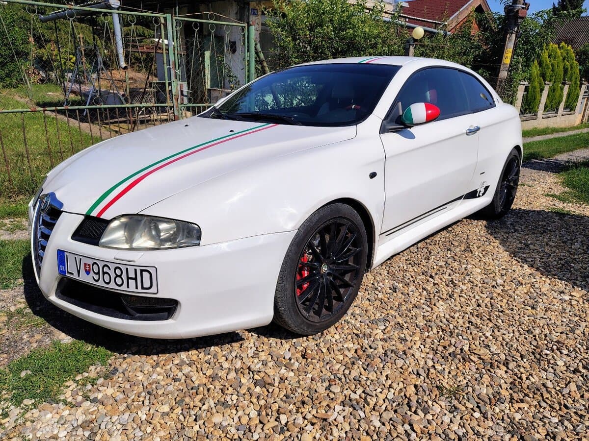 2005 Alfa Romeo GT - 2