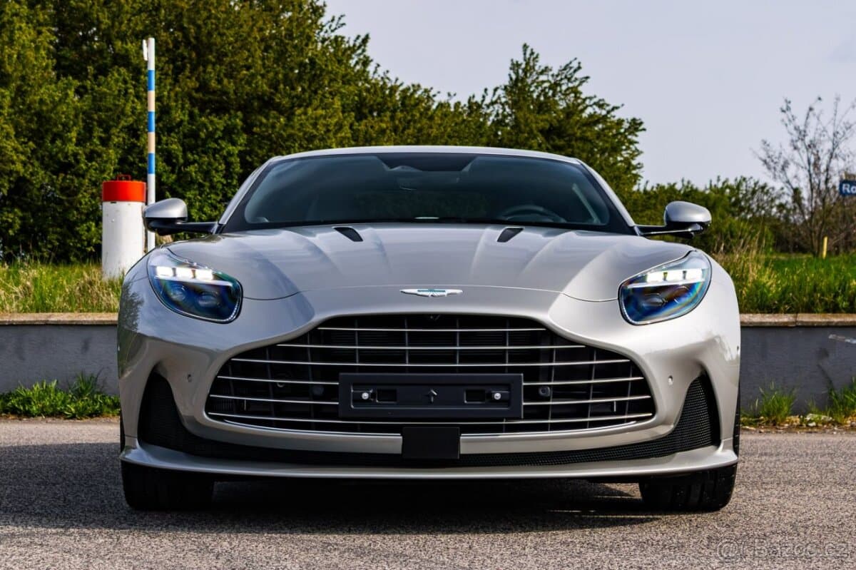 2025 Aston Martin DB12 - 2