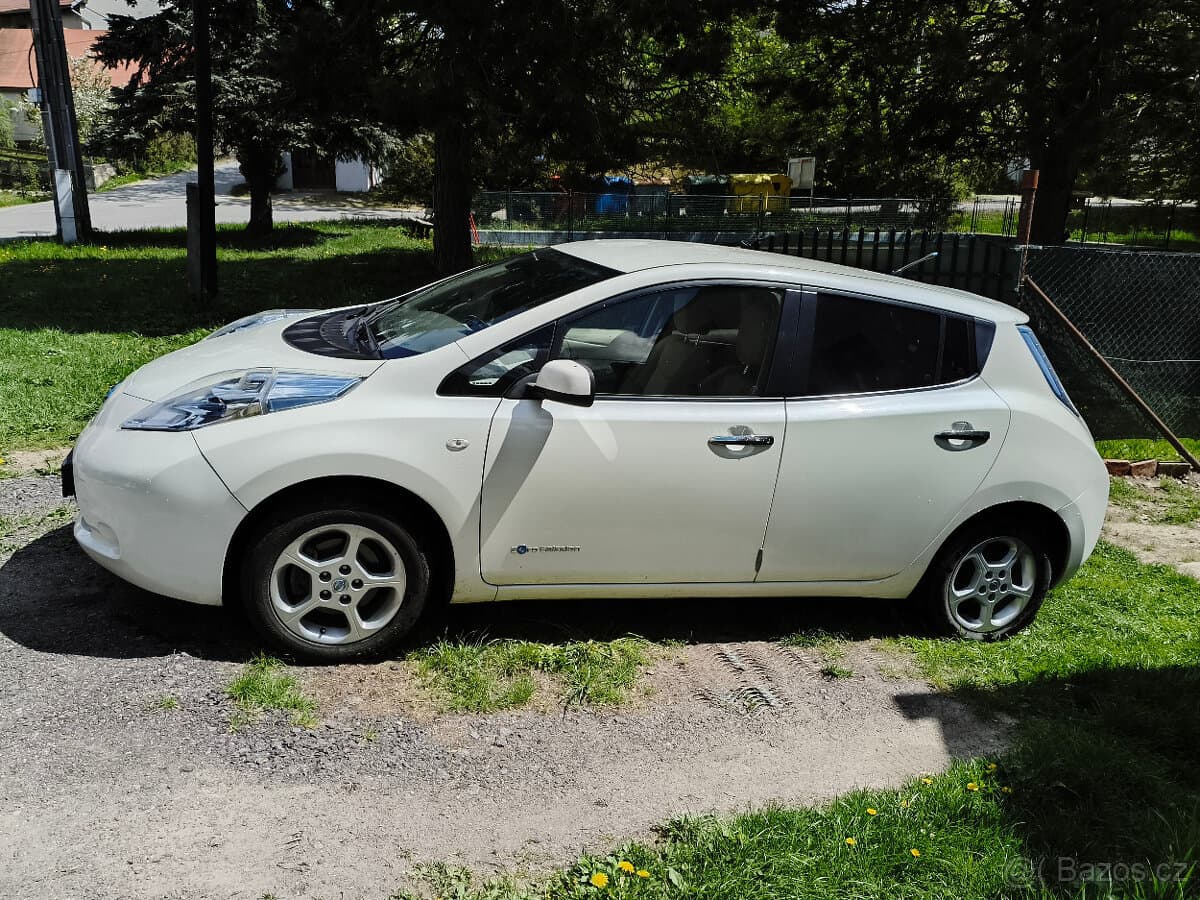 Nissan LEAF - 2
