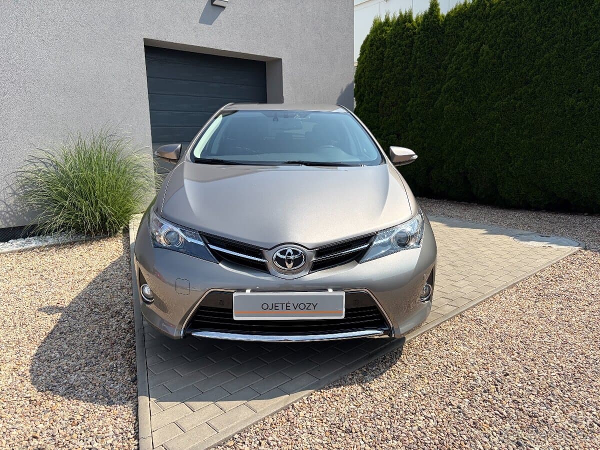 2014 Toyota AURIS - 2