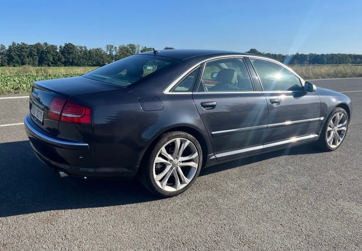 Audi A8 - 2
