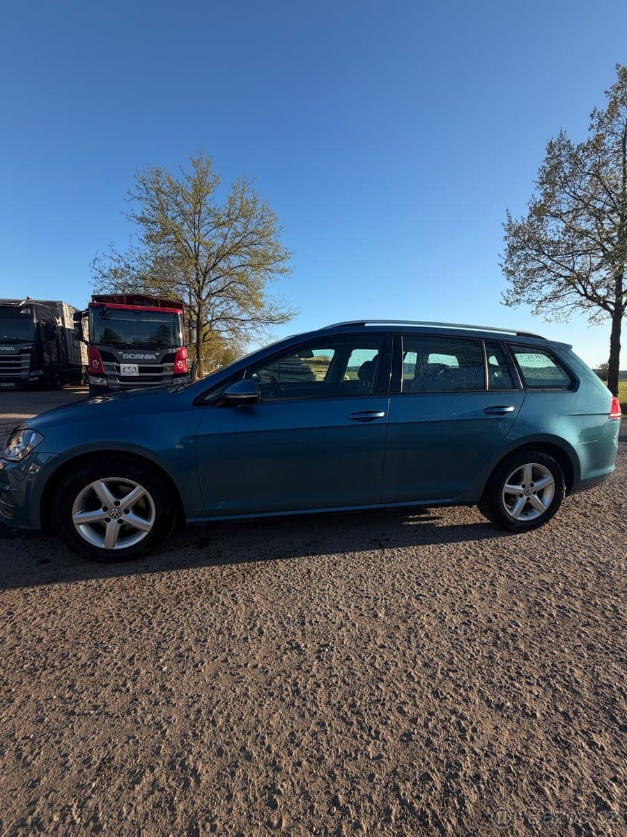 Volkswagen GOLF - 2