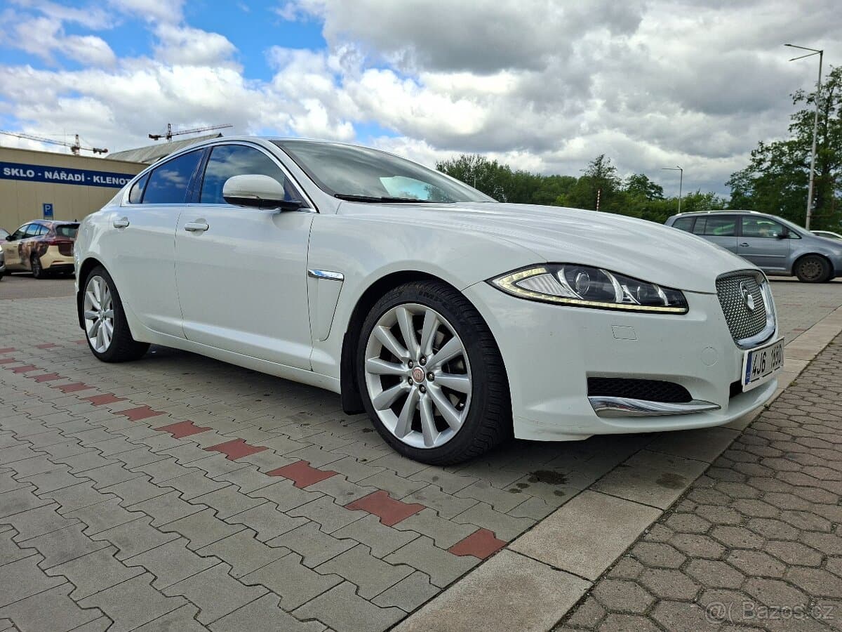 2012 Jaguar XF - 2