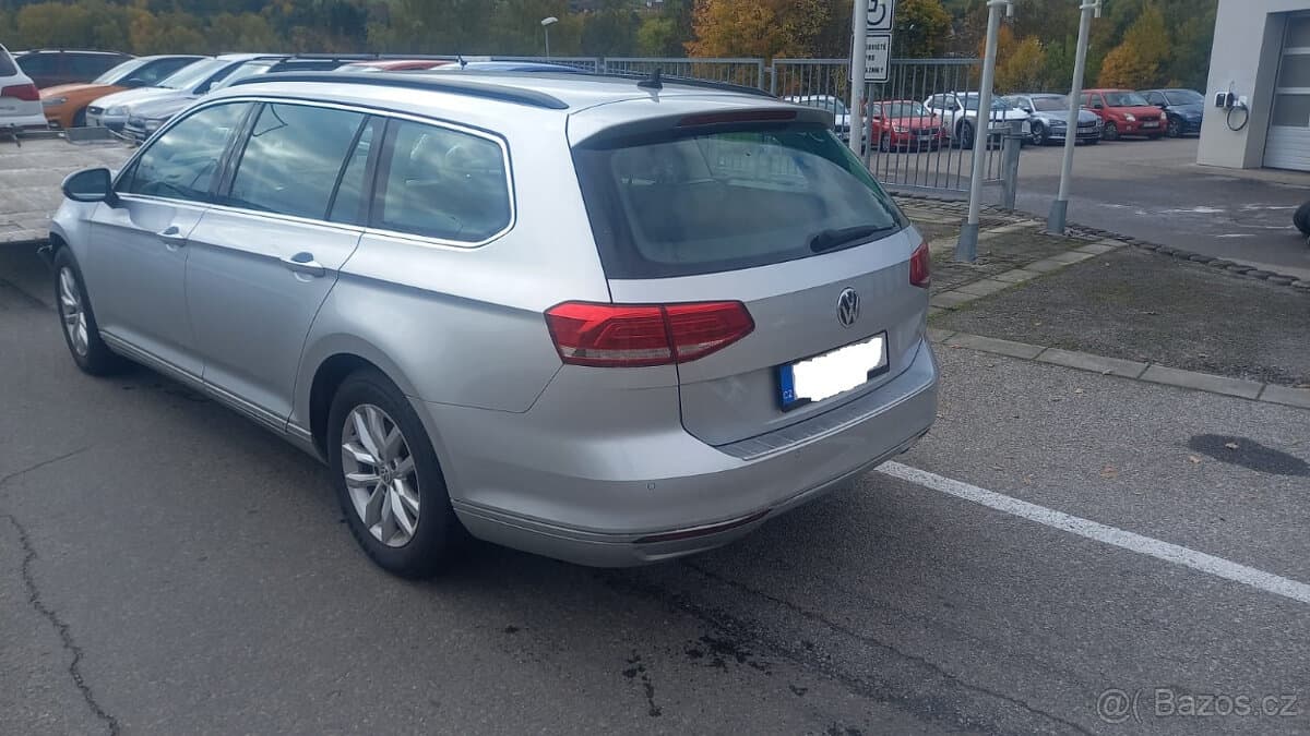 2017 Volkswagen PASSAT - 2