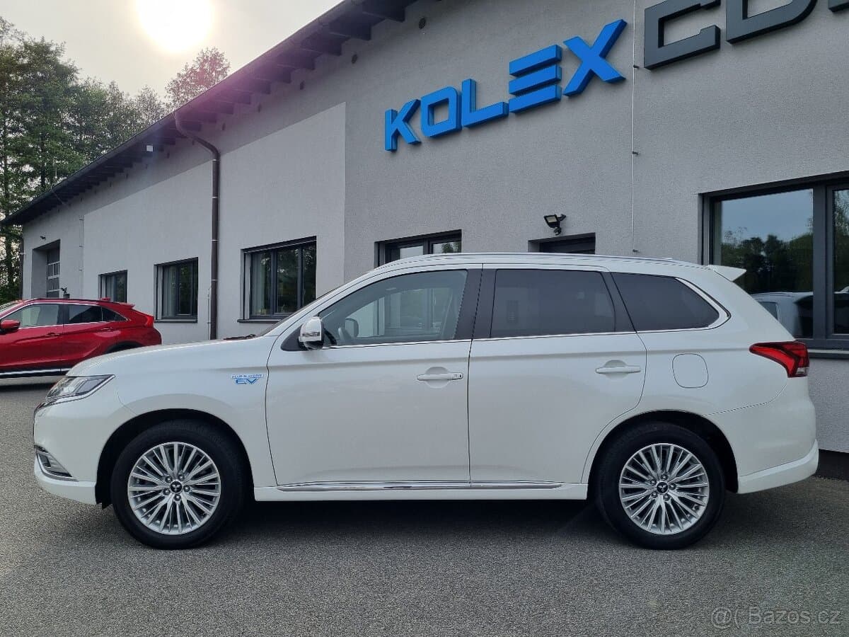2021 Mitsubishi OUTLANDER - 2