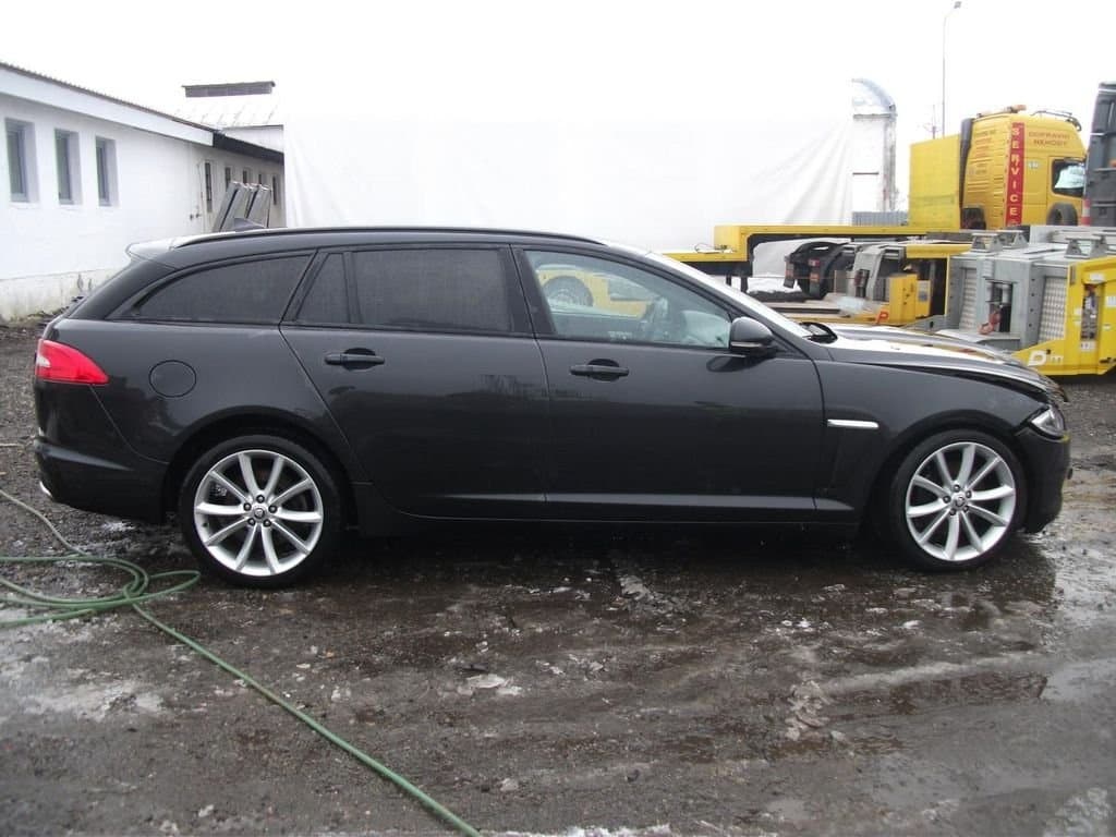2013 Jaguar XF - 2