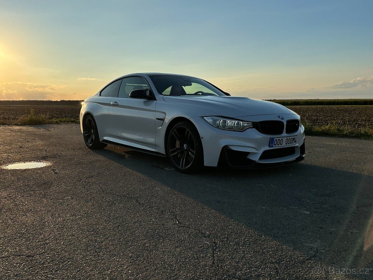 2016 BMW M4 - 2