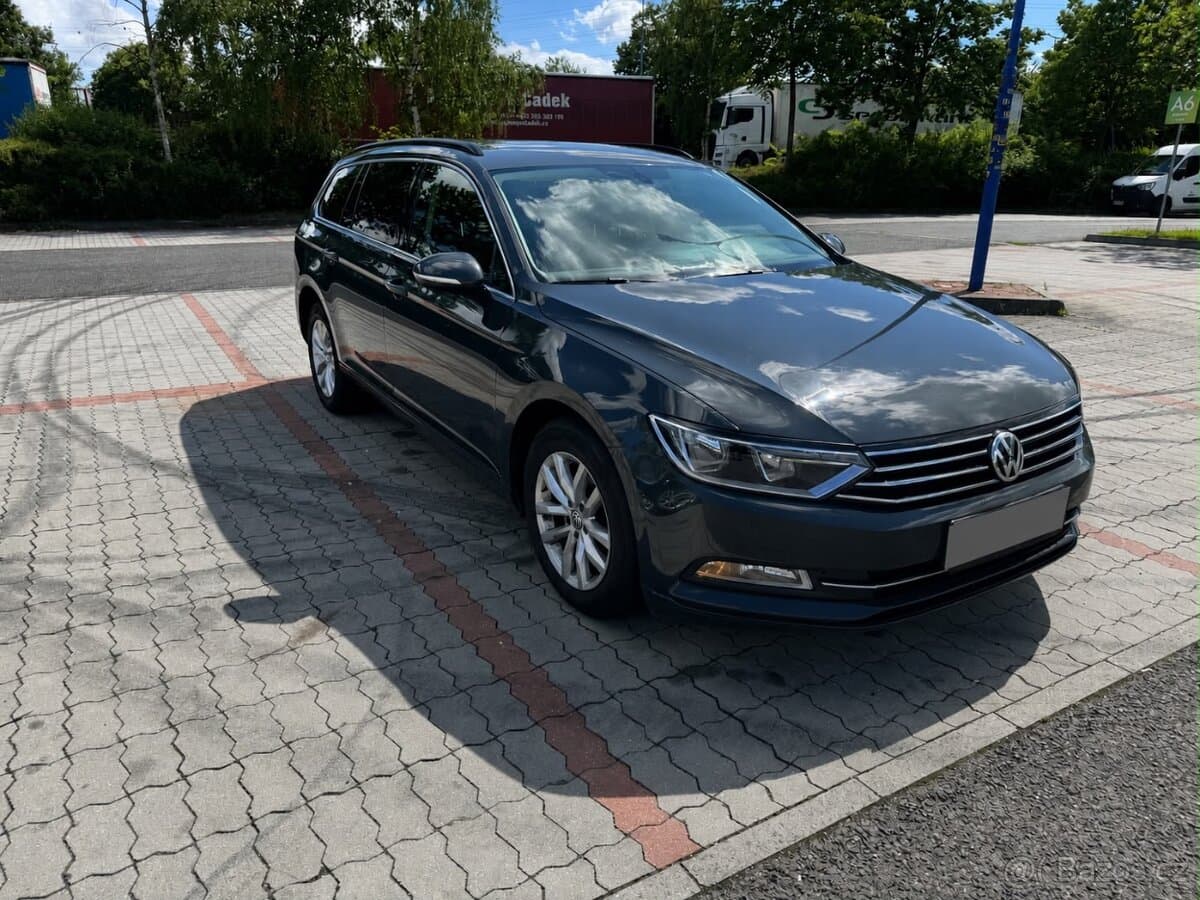 2016 Volkswagen PASSAT - 2