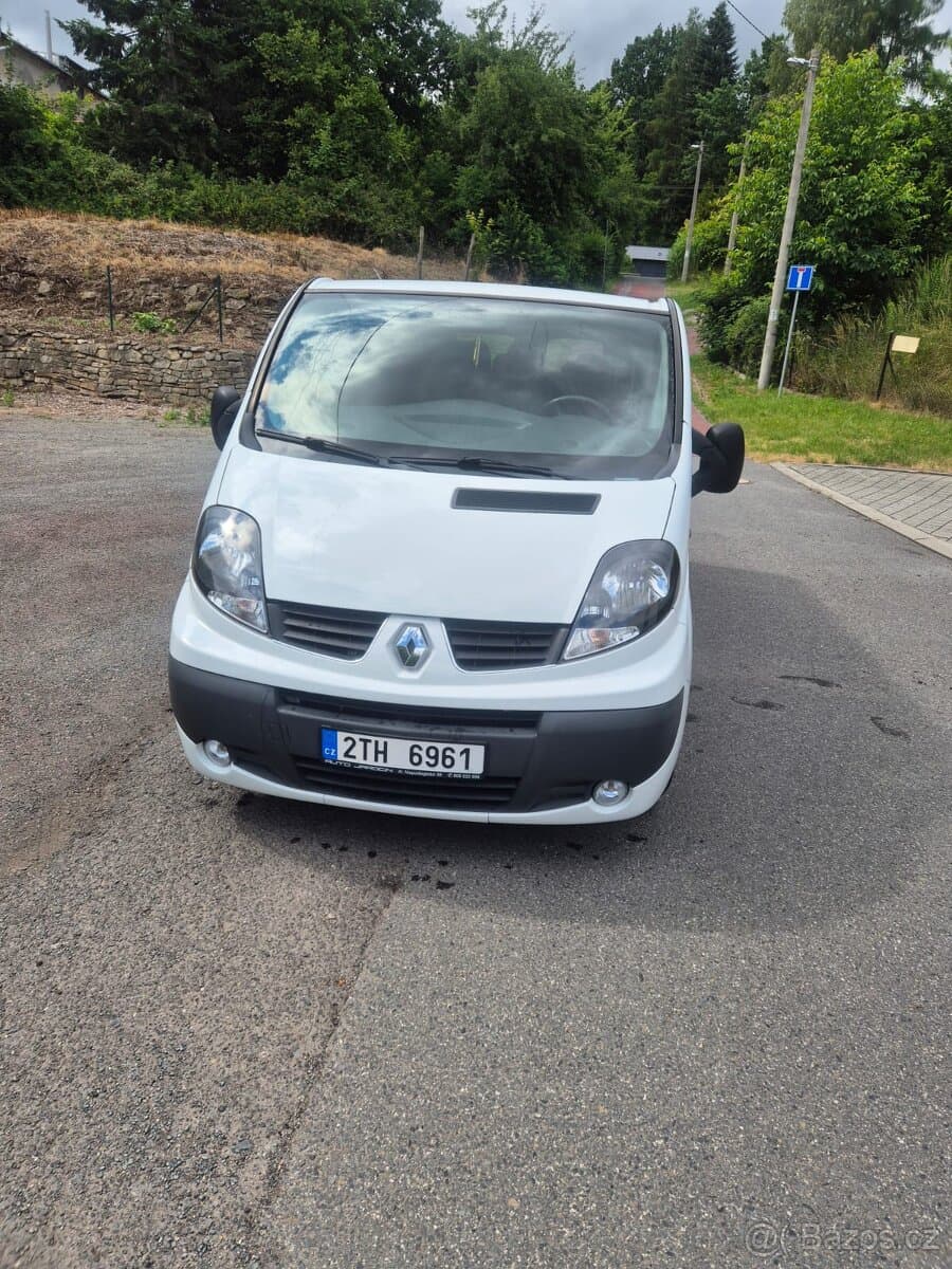 2011 Renault TRAFIC - 2