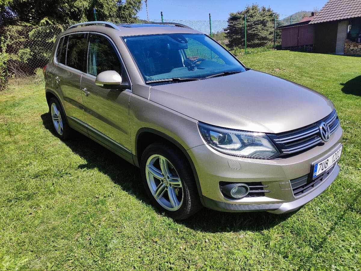 2011 Volkswagen TIGUAN - 2