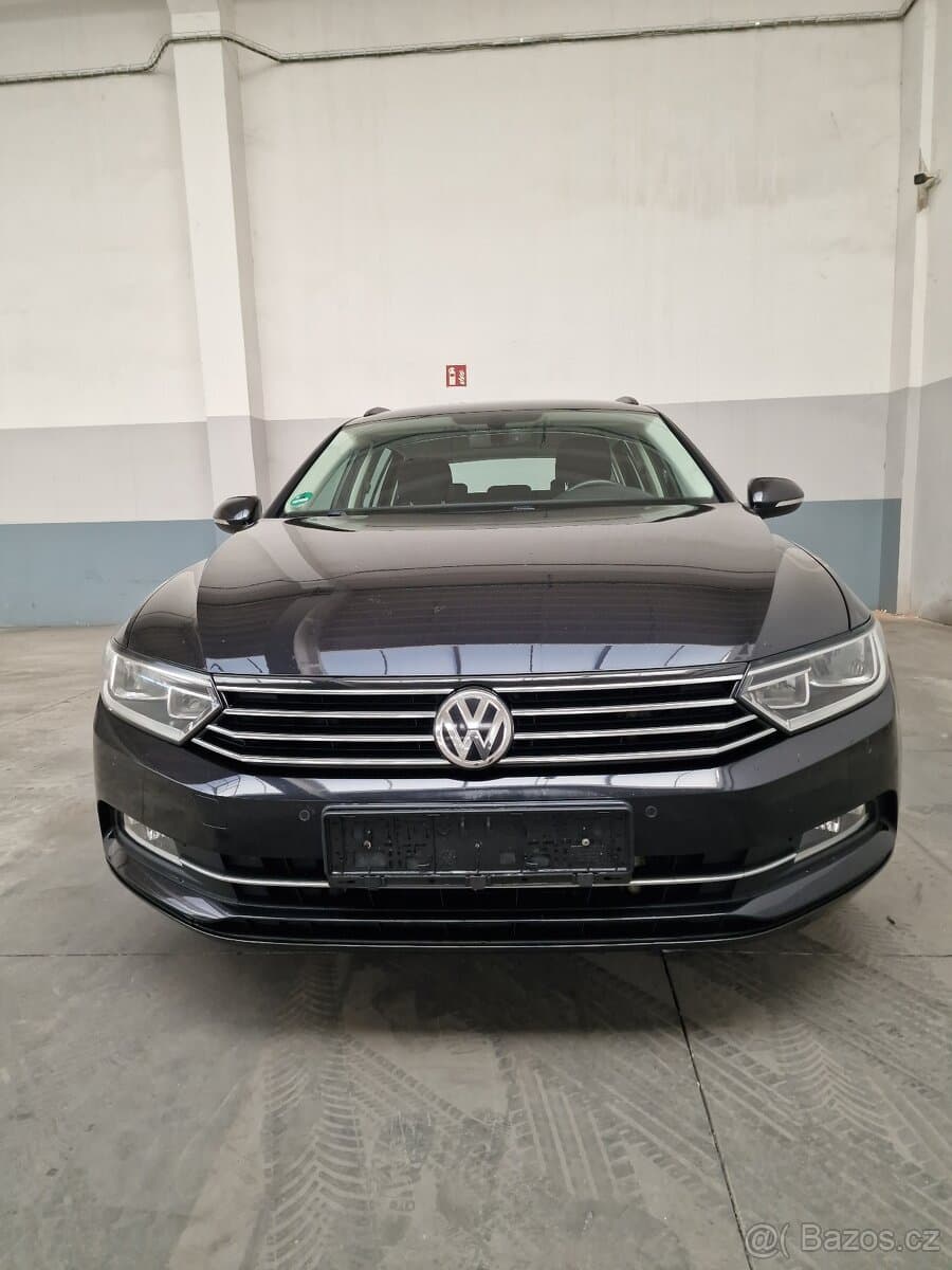 2016 Volkswagen PASSAT - 2
