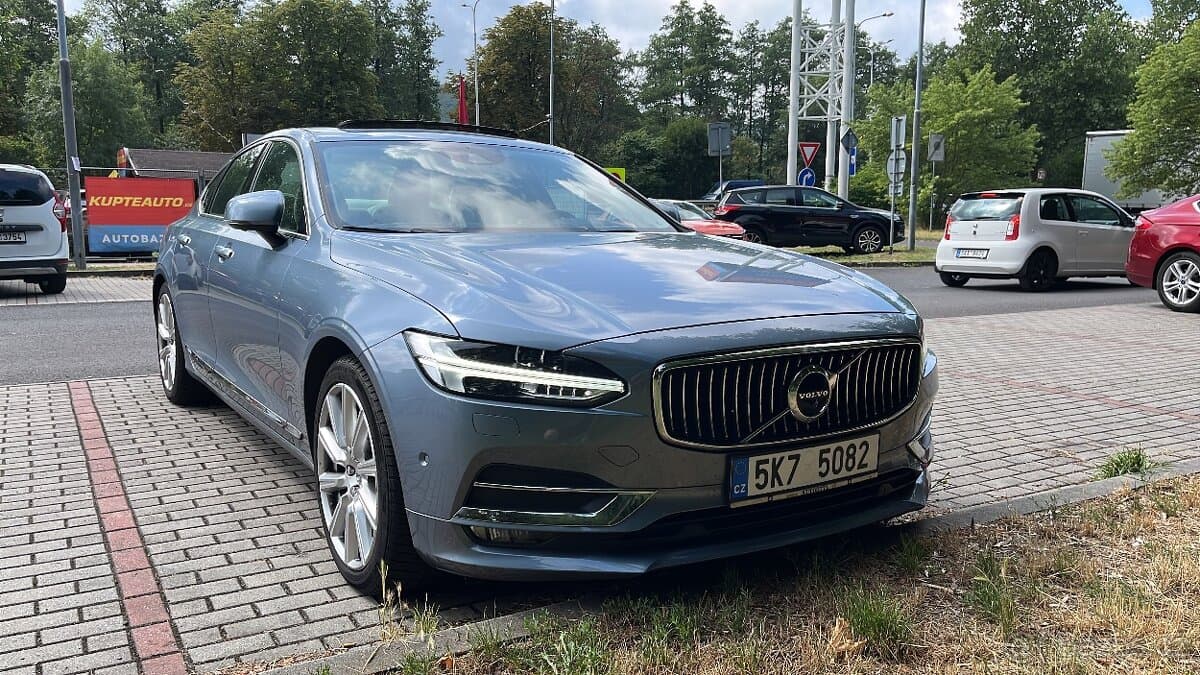 Volvo S90 - 2