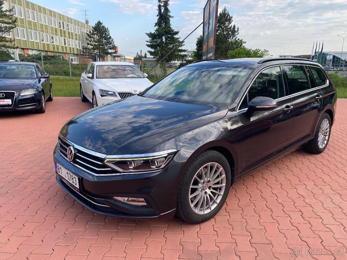 2019 Volkswagen PASSAT - 2
