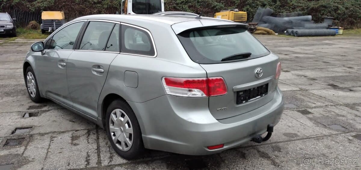 2011 Toyota AVENSIS - 2