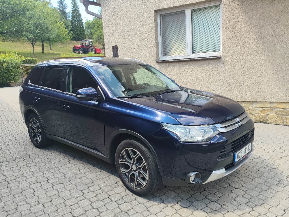 2014 Mitsubishi OUTLANDER - 2