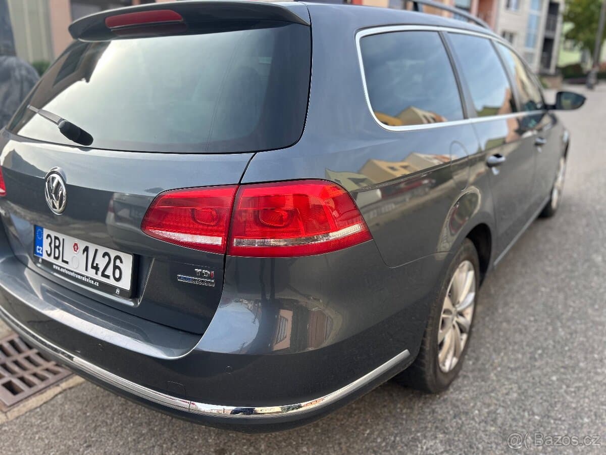 2012 Volkswagen PASSAT - 2