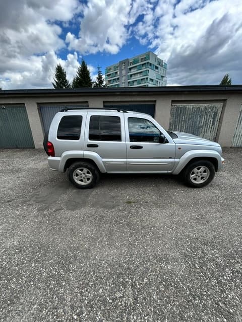 2002 Jeep CHEROKEE - 2