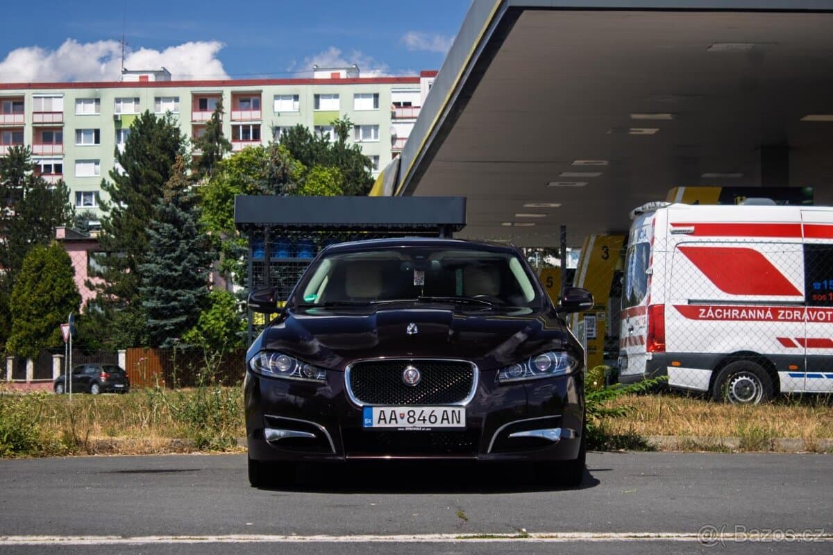 2012 Jaguar XF - 2