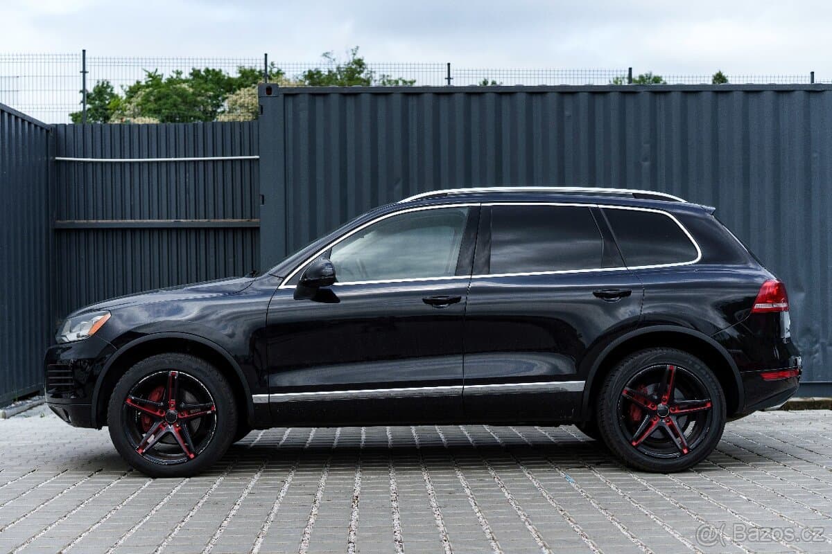 2013 Volkswagen TOUAREG - 2