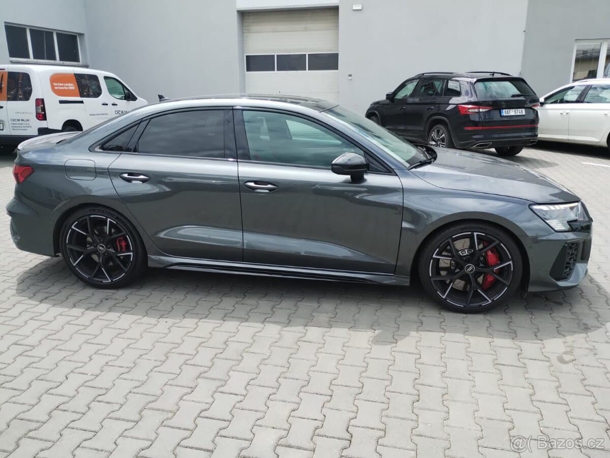 2022 Audi RS3 - 2