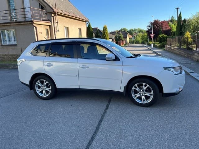 2014 Mitsubishi OUTLANDER - 2