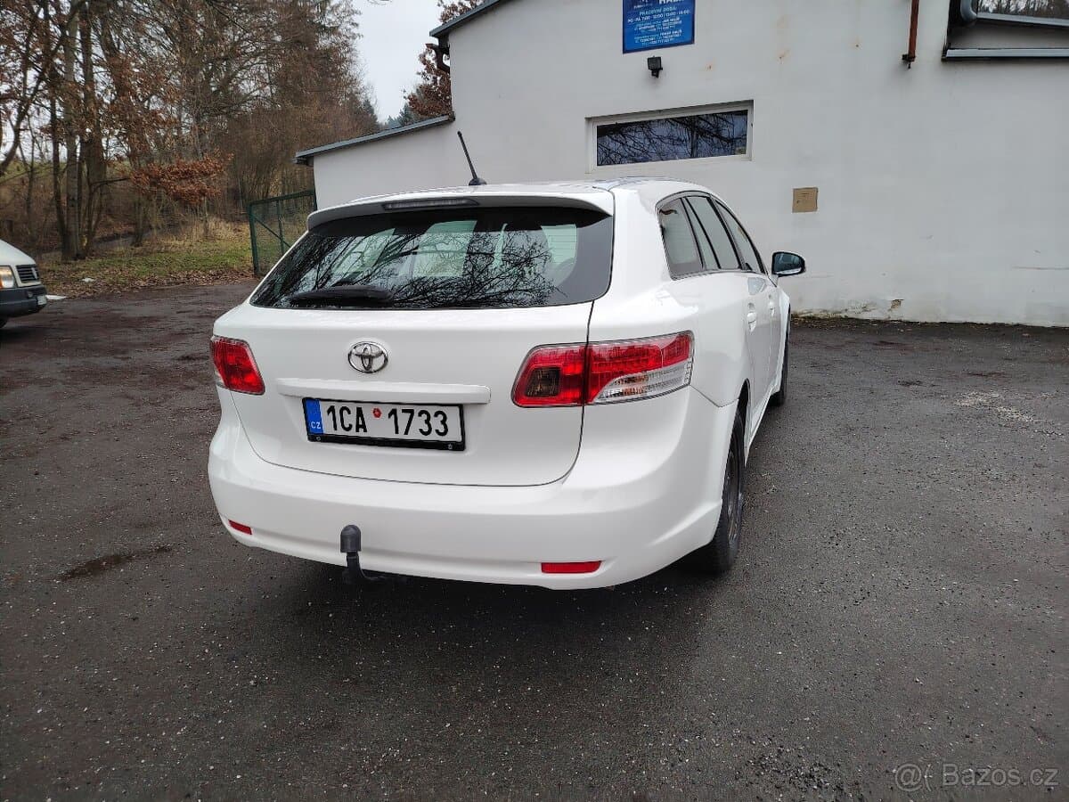 2011 Toyota AVENSIS - 2
