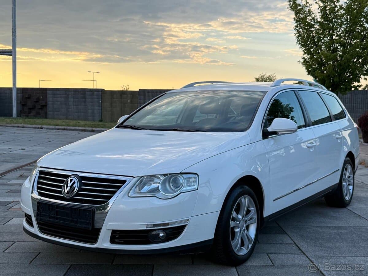 2010 Volkswagen PASSAT - 2