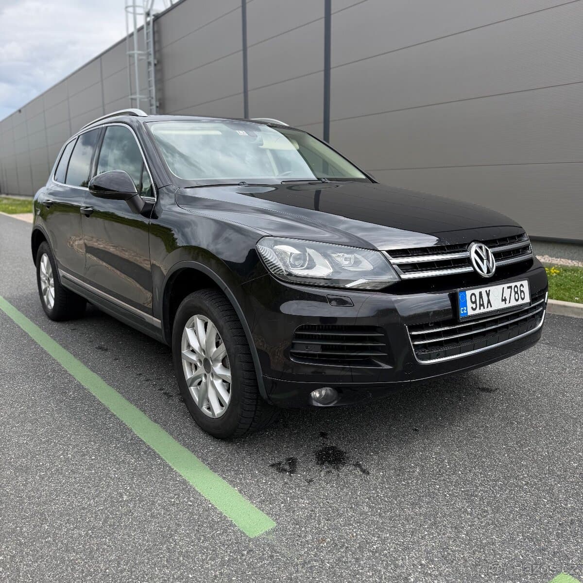2011 Volkswagen TOUAREG - 2