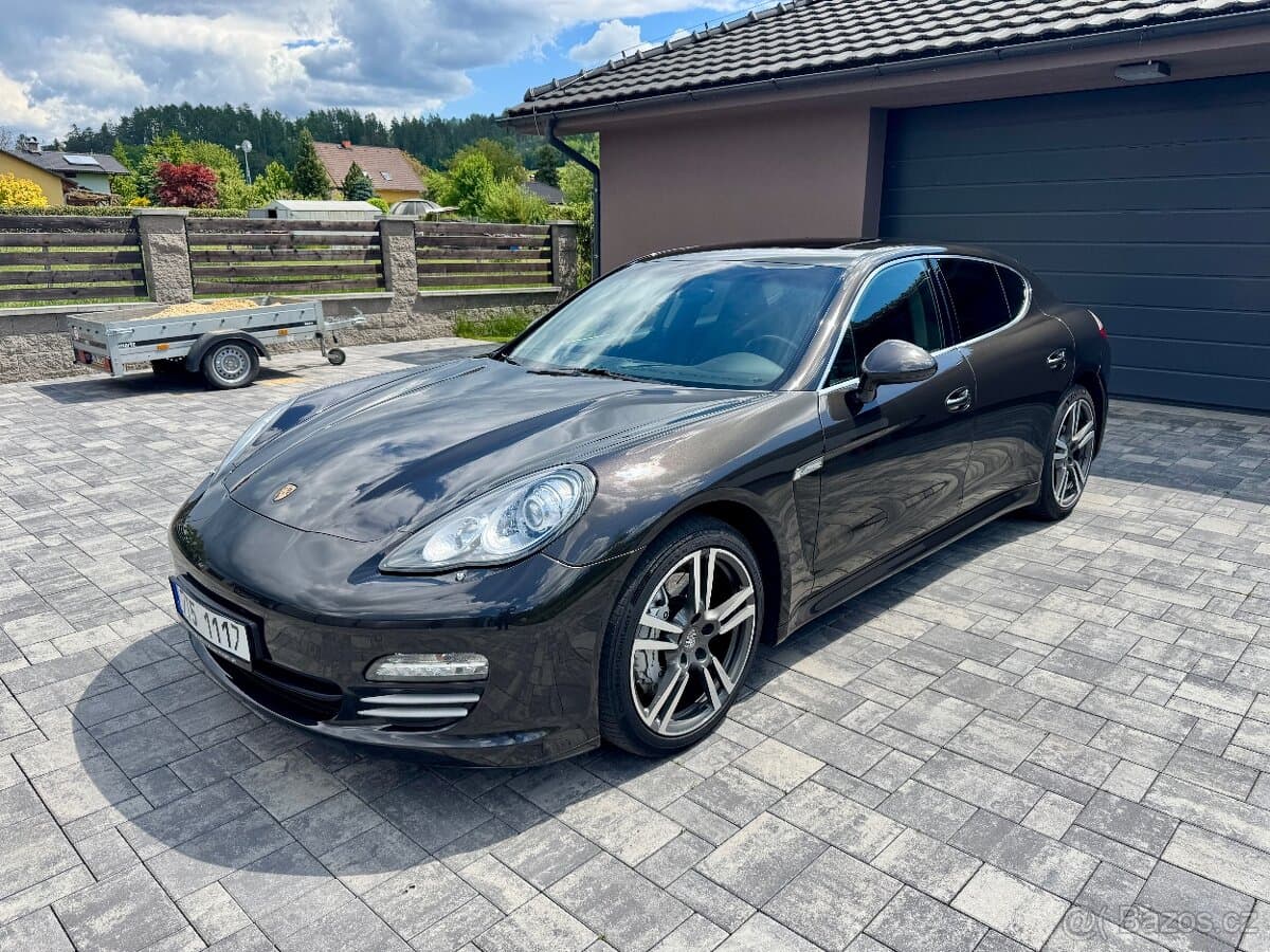 2010 Porsche PANAMERA - 2