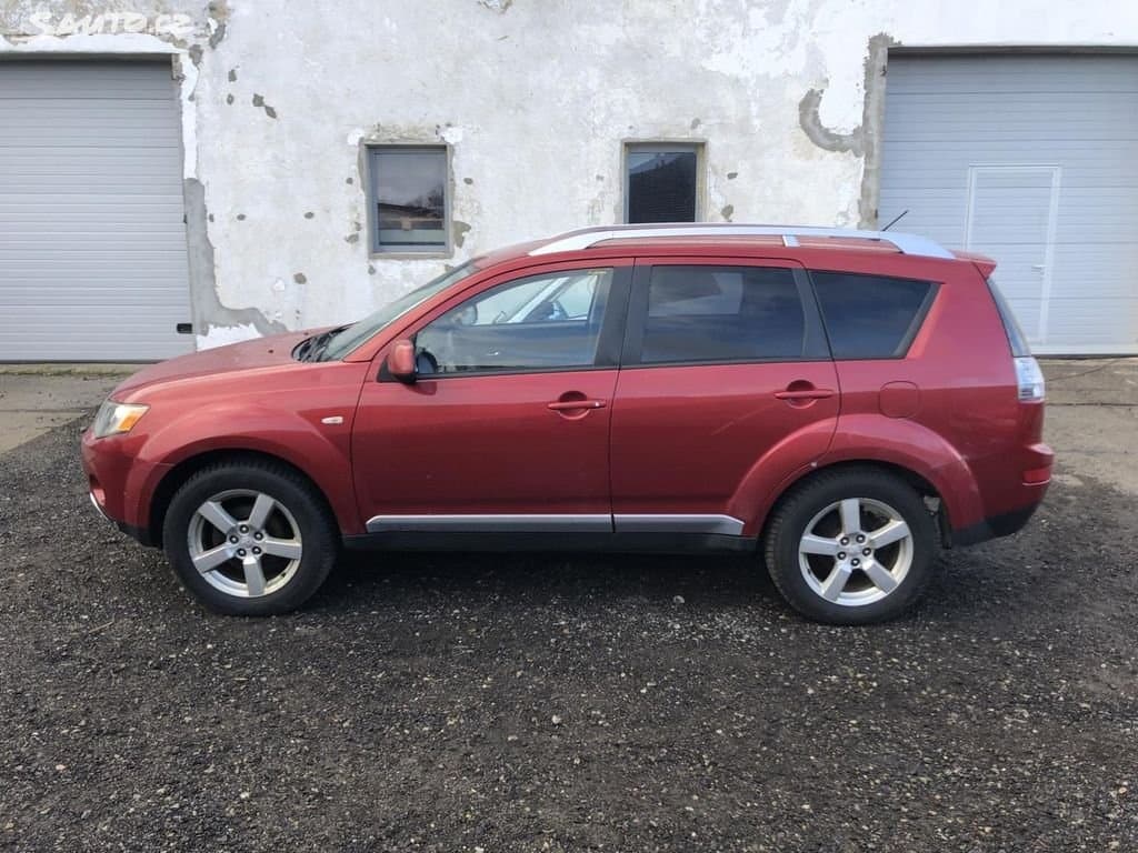 2009 Mitsubishi OUTLANDER - 2