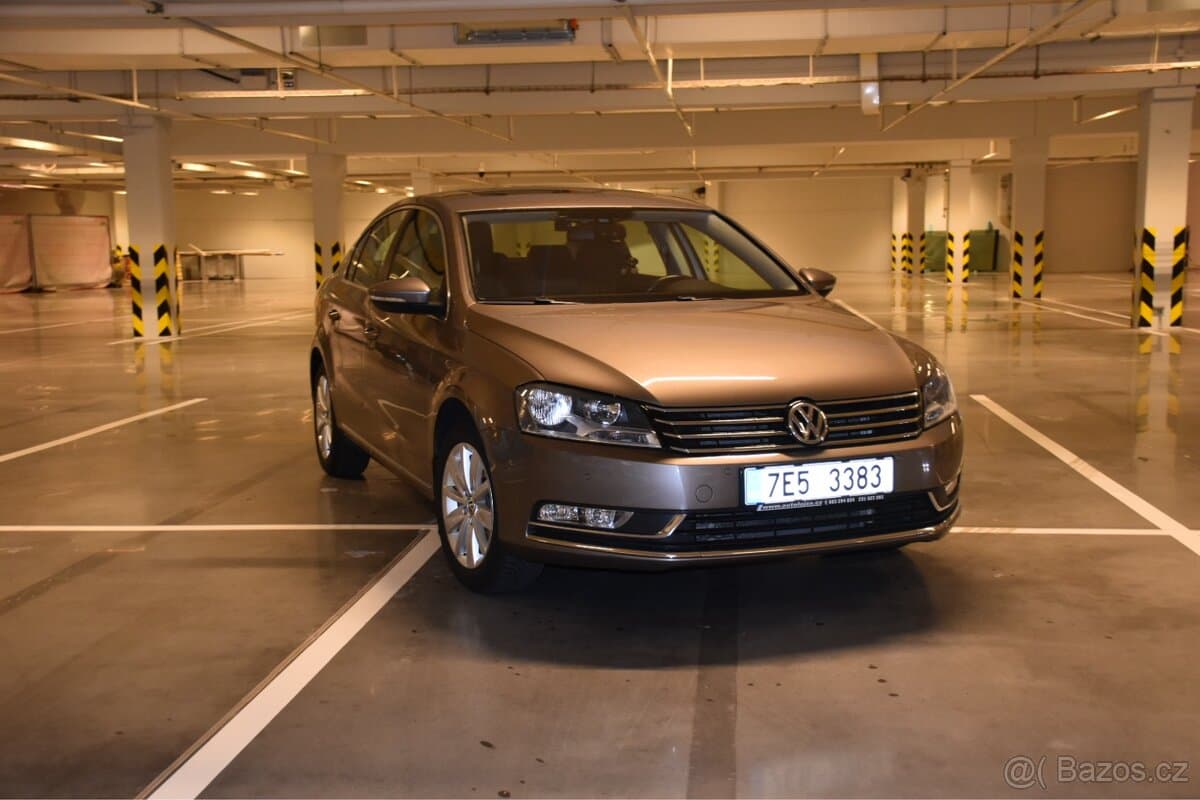 2011 Volkswagen PASSAT - 2